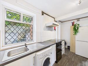 KITCHEN - click for photo gallery